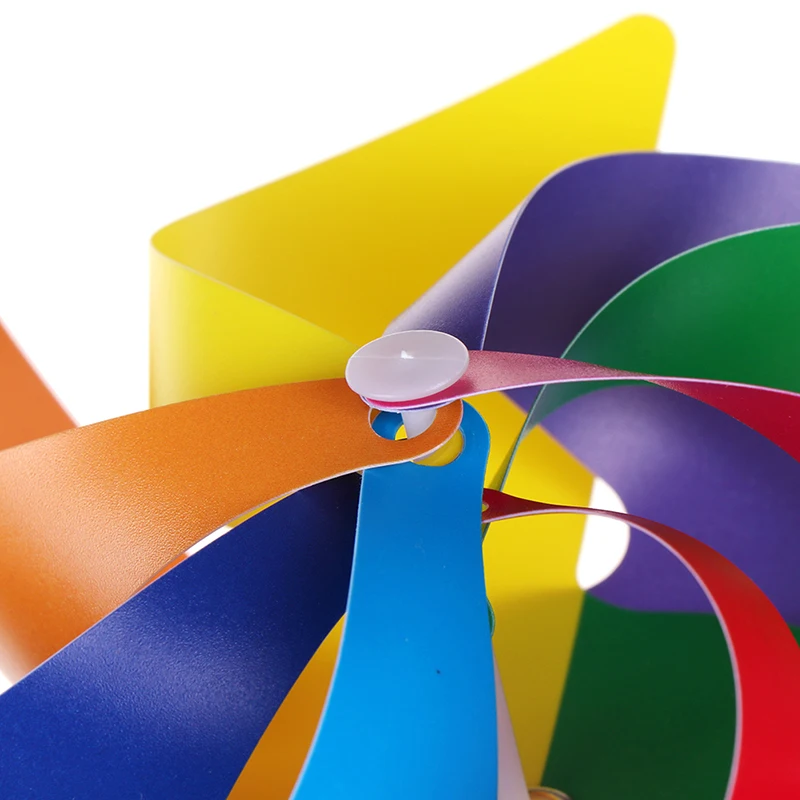 

The garden is decorated by hand-made windmill outdoor spinner, and the decorative color of windmill spinner garden courtyard is