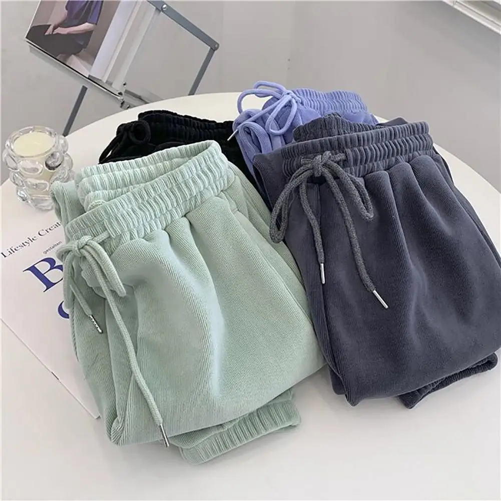 

Теплые стильные зимние спортивные брюки с глубоким шаговым швом