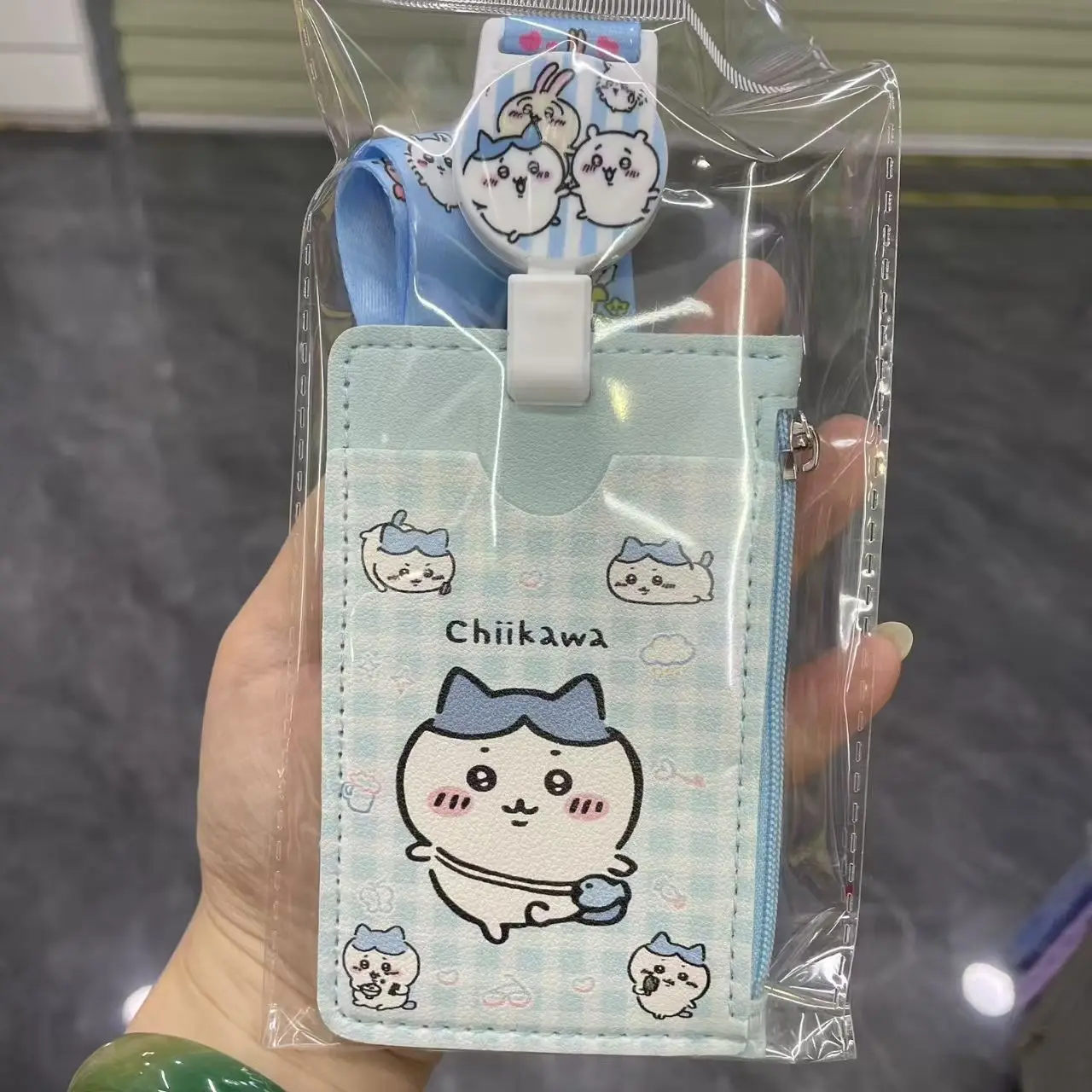 Фото Милый многофункциональный телескопический чехол-кошелек Kawaii Chiikawa для карт, документов, проездных и студенческих билетов №2