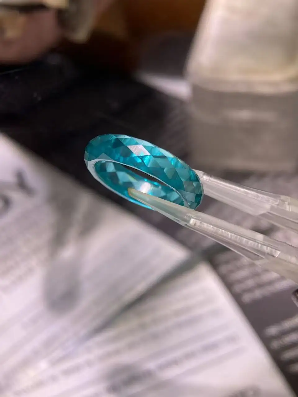 Фото Синее кольцо Oendia Lab Grown YGA Glacier, подходящее для повседневного ношения. №3