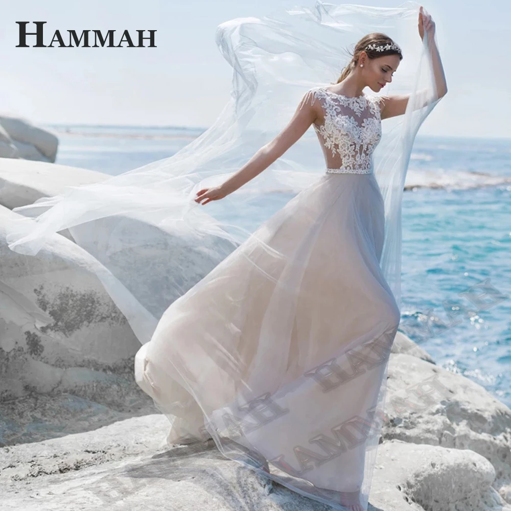 

Женское платье с открытыми плечами, круглым вырезом и кисточками