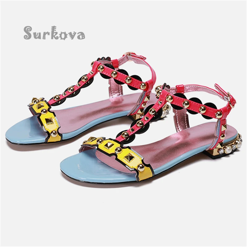 

Sexy Patent Leather Rivet Sandals Open Toe Pearl Women's Buckle Strap Hull Sandals Fashion T-Strap Mixed Colors Mid-Heel Shoes