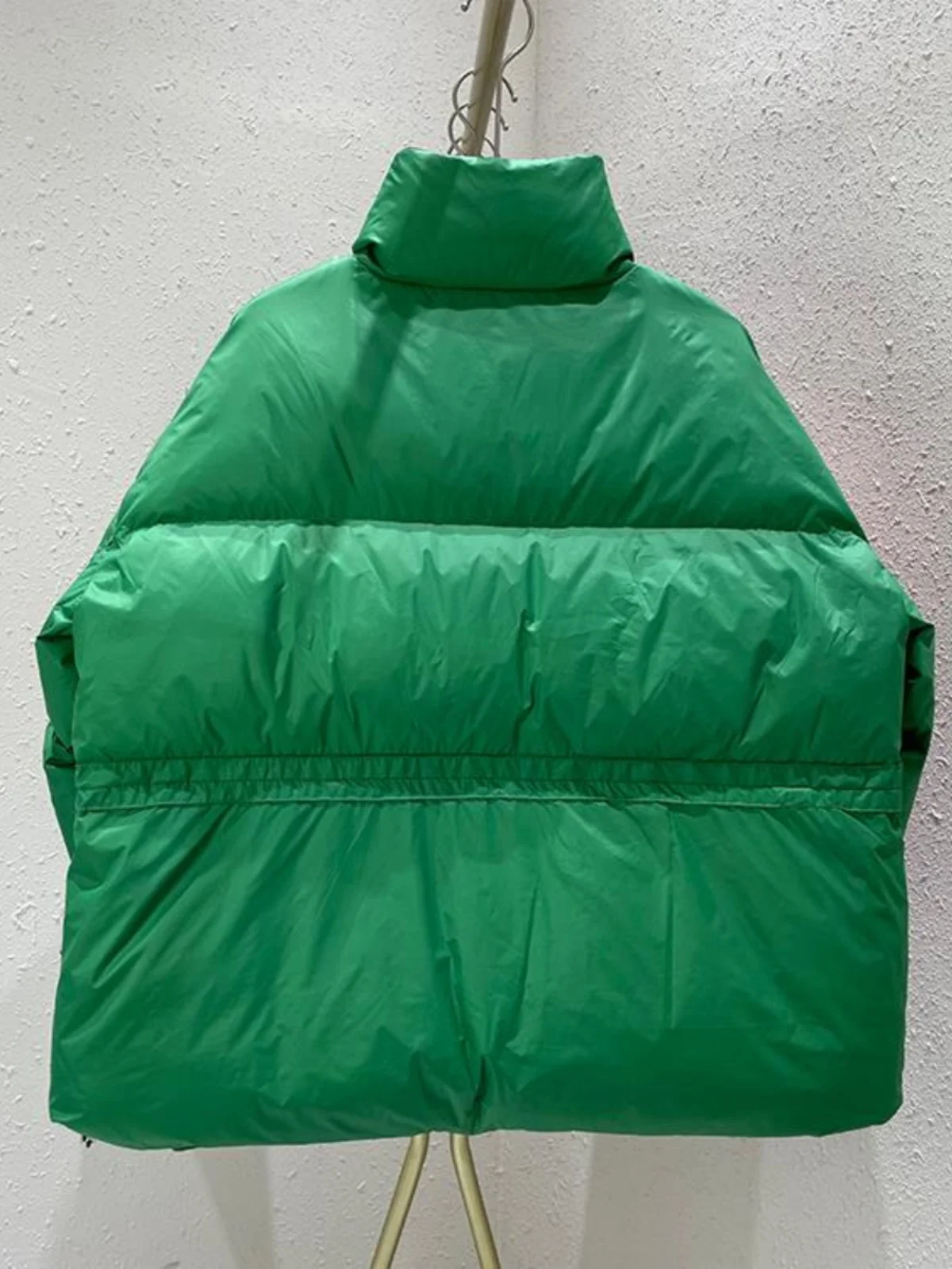 Модный свободный пуховик женский короткий 2024 зимняя новинка маленькое