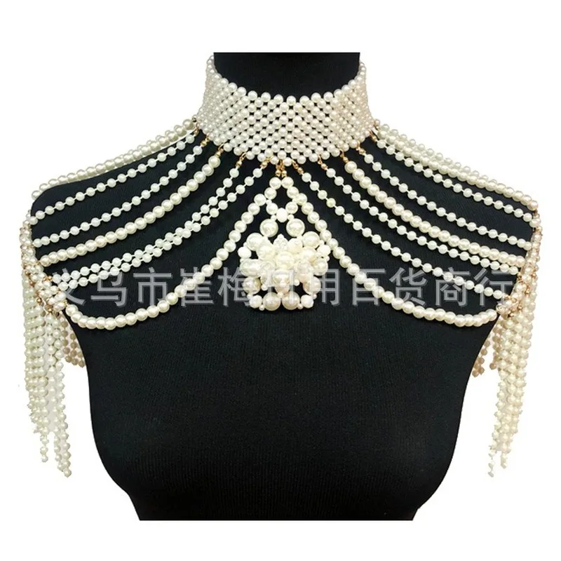 

2023 New Women's Shawl T-shirt Body Chain Woven Pearl Black and White Temperament Catwalk Dress Top Tight Chain Chest Chain