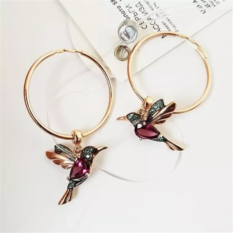

Bird-shaped Hummingbird Hoop Pendant Crystal Pendant Earrings Tassel Bird Earrings for Women's Wedding Jewelry