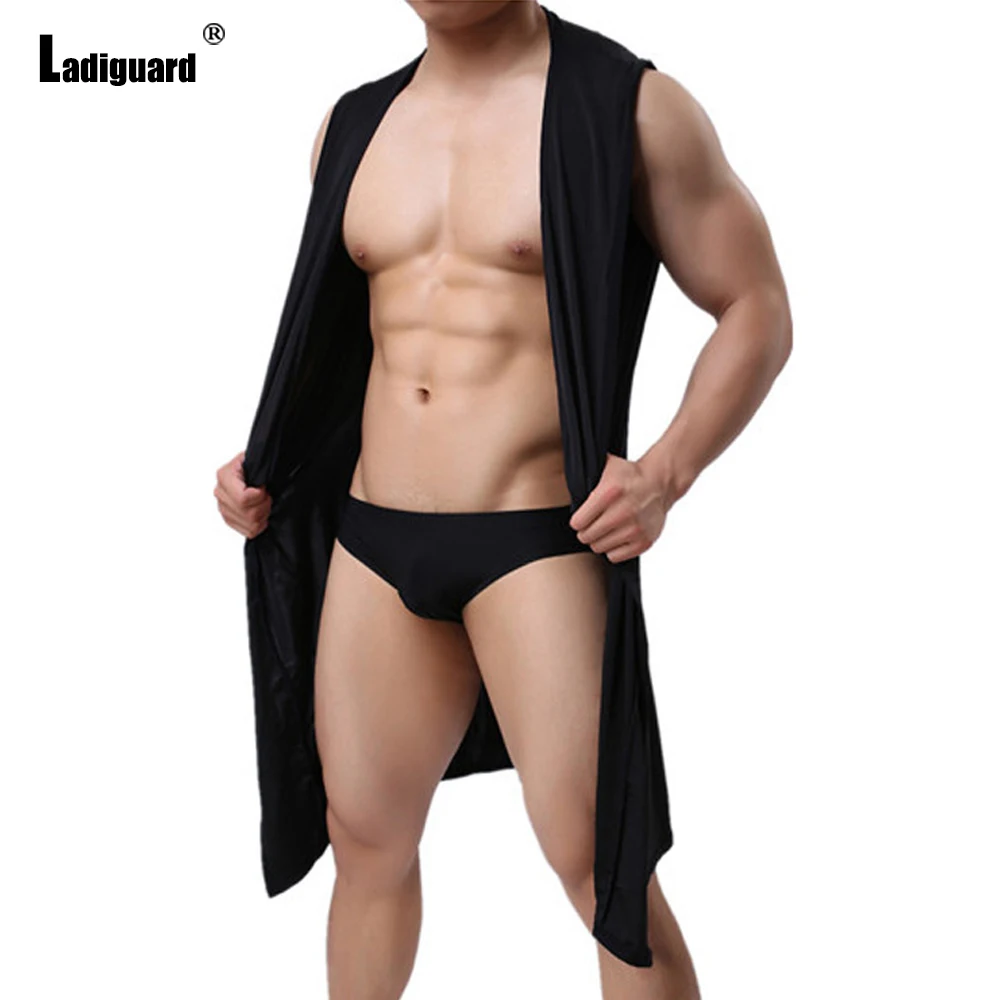 Рисунок 3 - Длинные мужские пальто Ladiguard