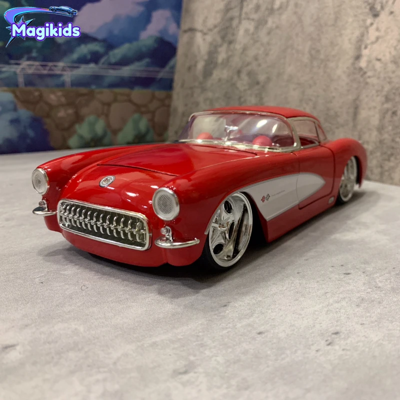 Модель автомобиля из металлического сплава 1:24 1957 |