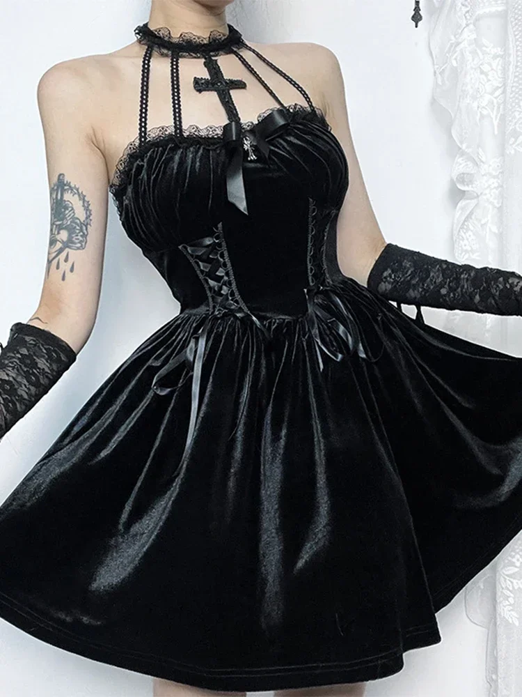

Женское бархатное платье с завышенной талией, тёмное готическое платье с бретелькой через шею и кружевной вставкой в стиле пэчворк, 2024