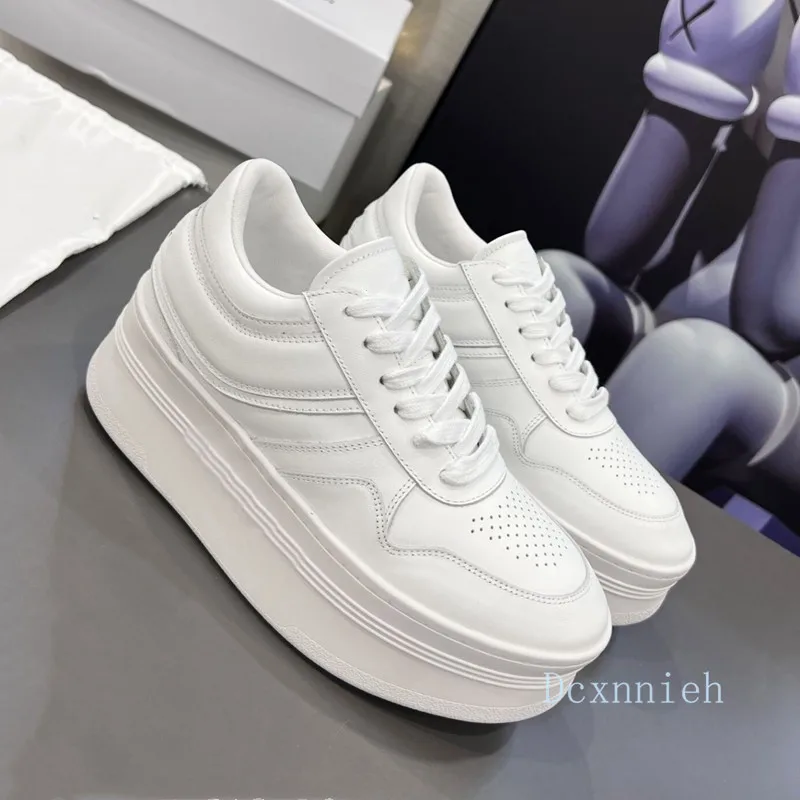 Туфли женские на платформе кожаные дышащие универсальные с круглым носком