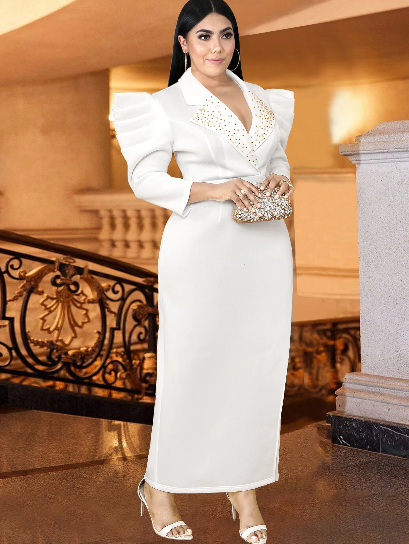 Женское облегающее платье с разрезом длинное коктейльное и буффами на рукавах