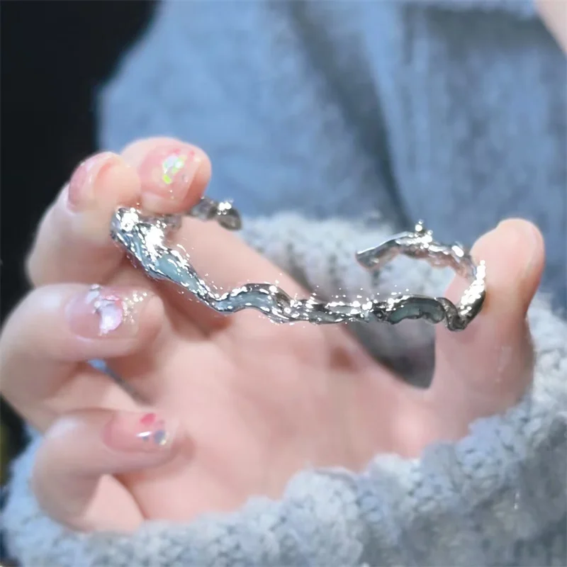 Браслет с розовым сердцем