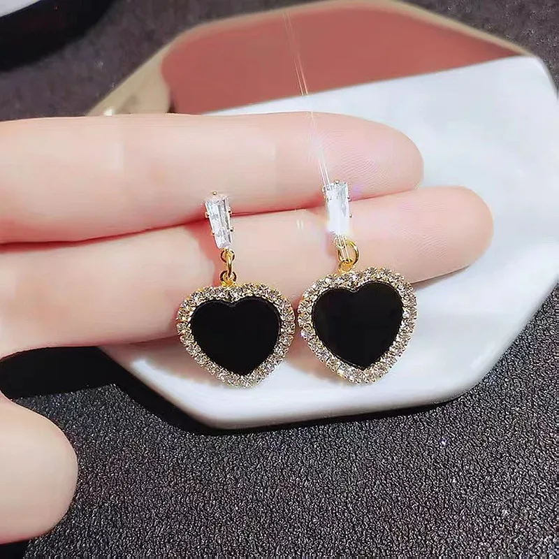 

Temperament Fashion Personality Diamond Black Peach Stud Earrings For Women Korean Fashion Earring Birthday Party Jewelry Gifts