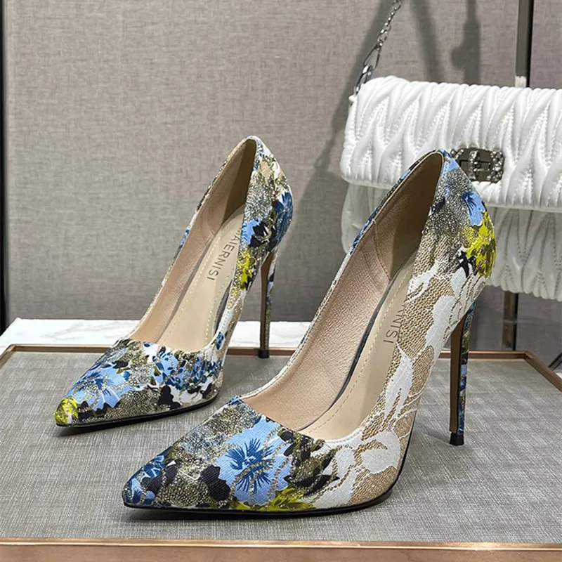 

Plus Size 35-46 Pumps For Women Shoes Pointed-toe Thin Heel Embroider Womans Catwalk High Heels Sexy Female Club Heeled Shoes
