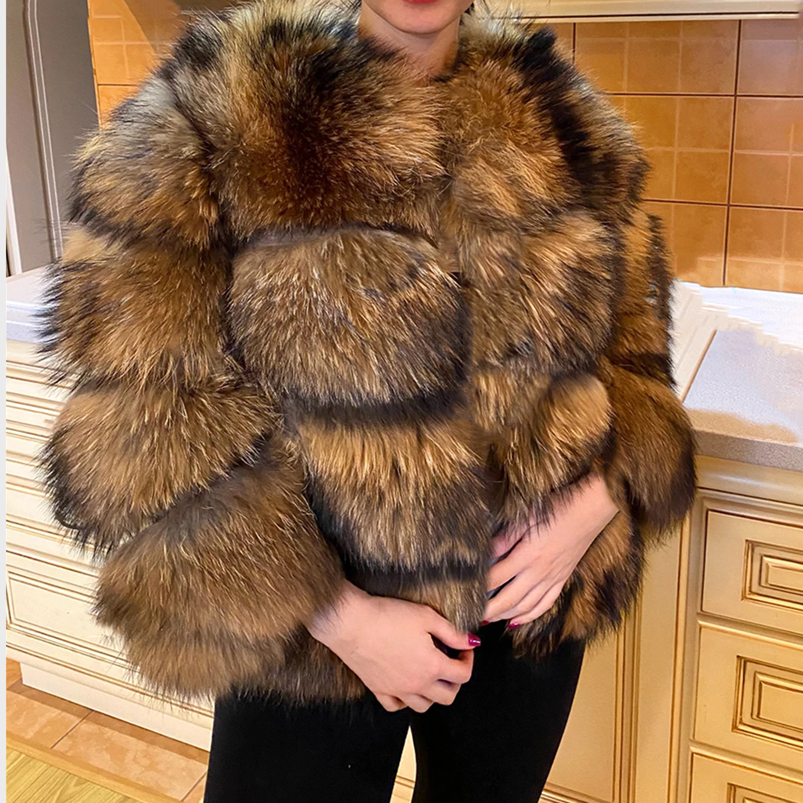2022 Winter Outwear Women Fashion Faux Raccoon Fur Coat Luxury Short Fluffy Fur Jacket Fuzzy Fake Fur Coat Overcoat