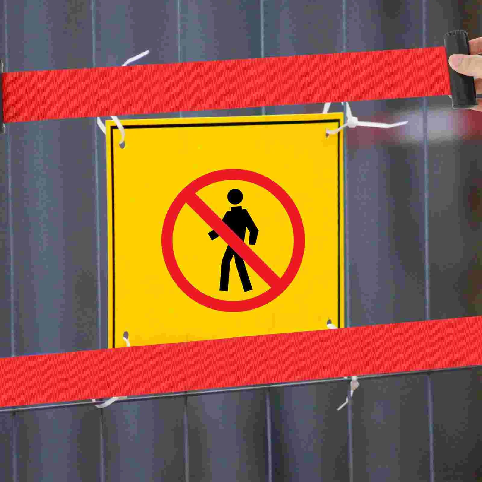 Рисунок 4 - Настенный выдвижной ременной барьер