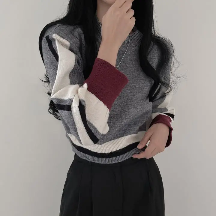 Короткий стильный женский свитер с цветными блоками Свободный вязаный пуловер