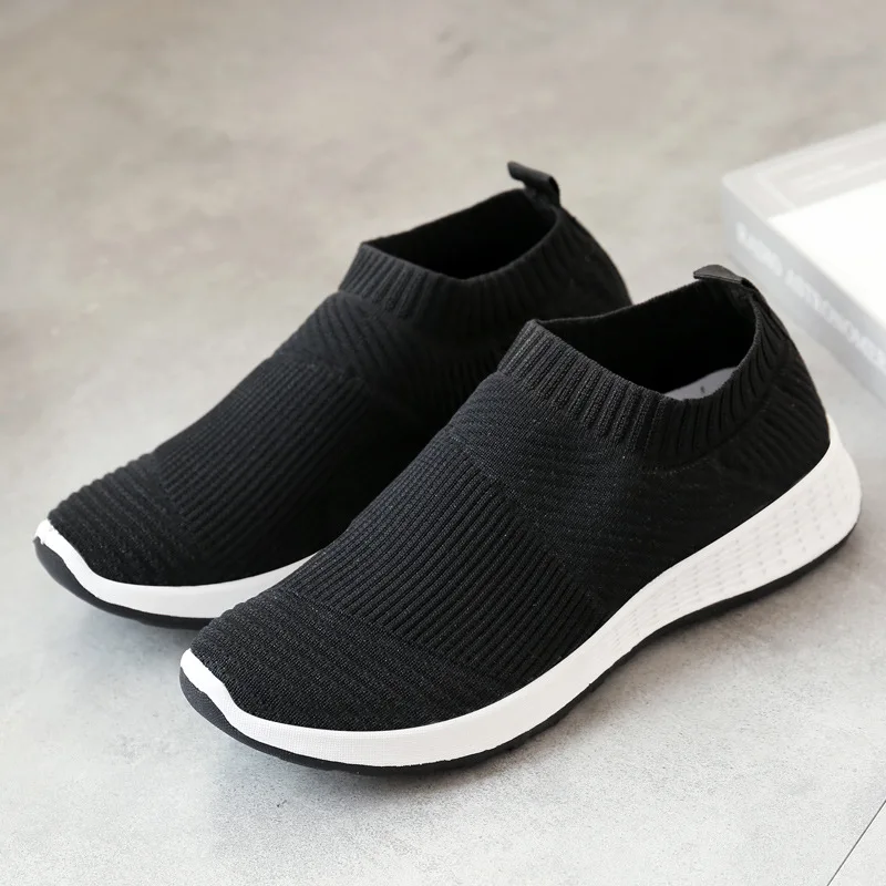2022 New Breathable Shoes for Woman Sneakers Fashion Loafers Stretch Fabric Casual Slip-on Light Soft Sole Lady Shoes Women