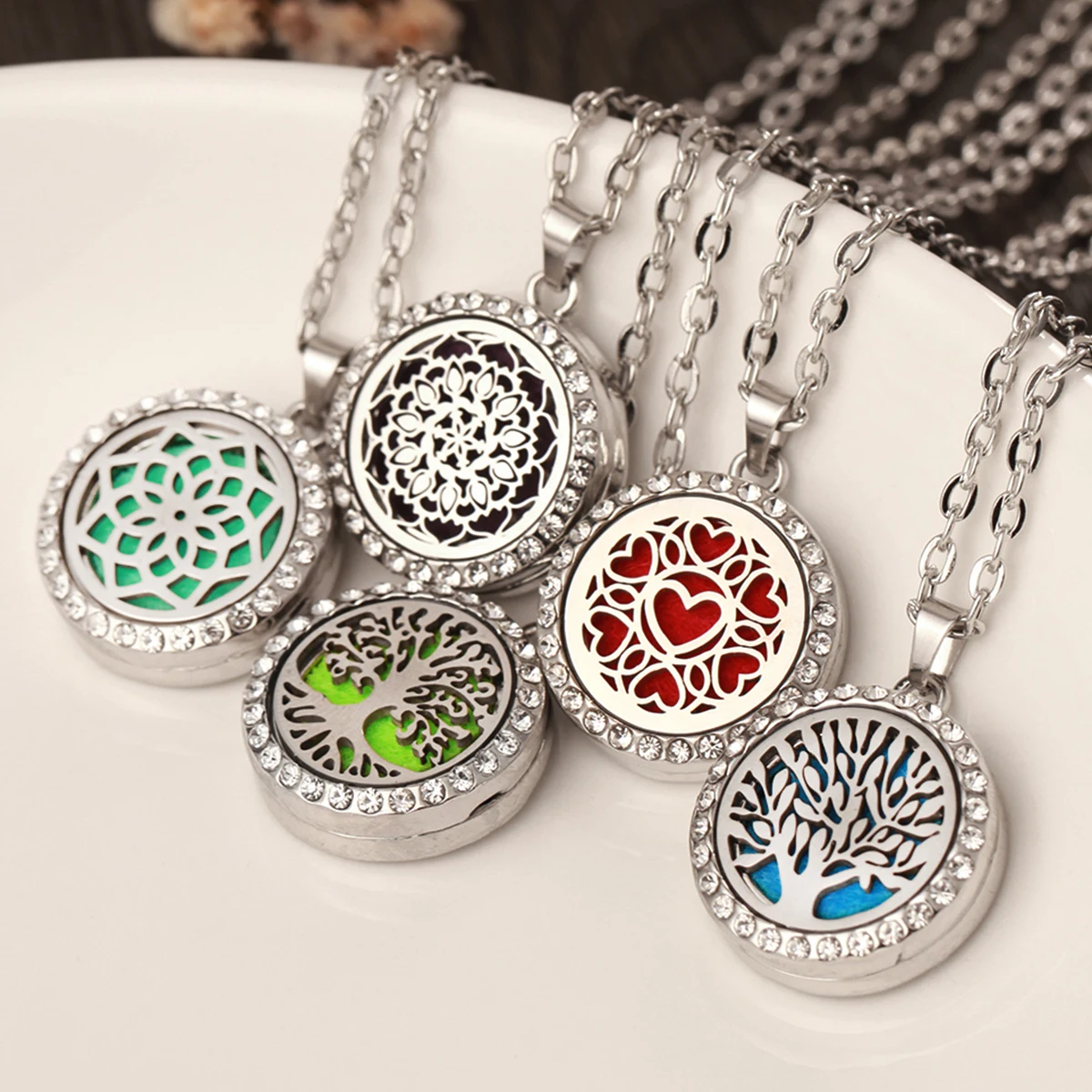 

Tree of Life Aromatherapy Diffuser Necklace Stainless Steel Locket Perfume Essential Oil Diffuser Pendant Necklace Aroma Jewelry