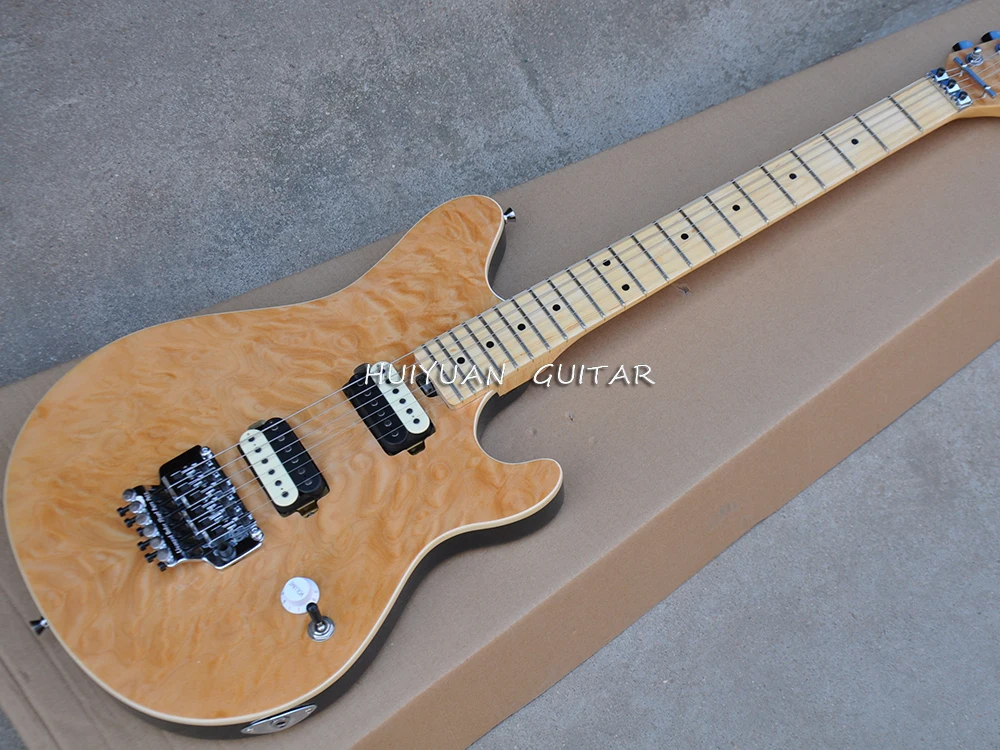 Трехцветная электрогитара с тремоло