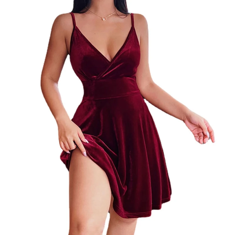 

Женское летнее однотонное вельветовое, на тонких бретелях, с глубоким V-образным вырезом, короткое, со складками, ТРАПЕЦИЕВИДНОЕ