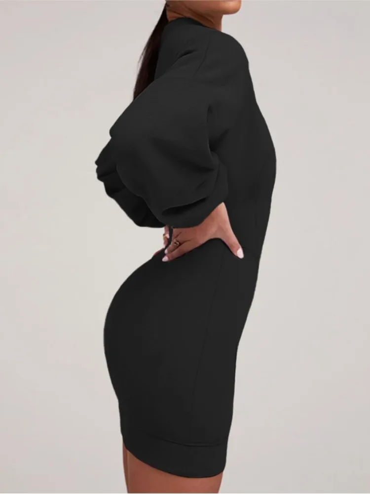 Женское облегающее платье-свитшот с рукавами-фонариками и круглым вырезом