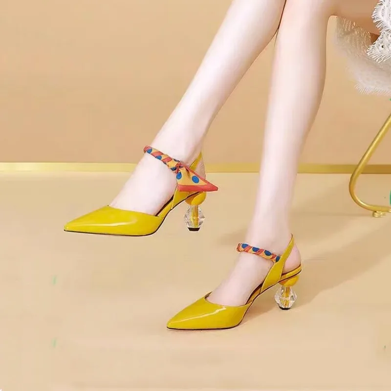 

Босоножки Baotou женские на толстом прозрачном каблуке, модные сандалии из лаковой кожи, заостренный носок, одна линия, лето 2023