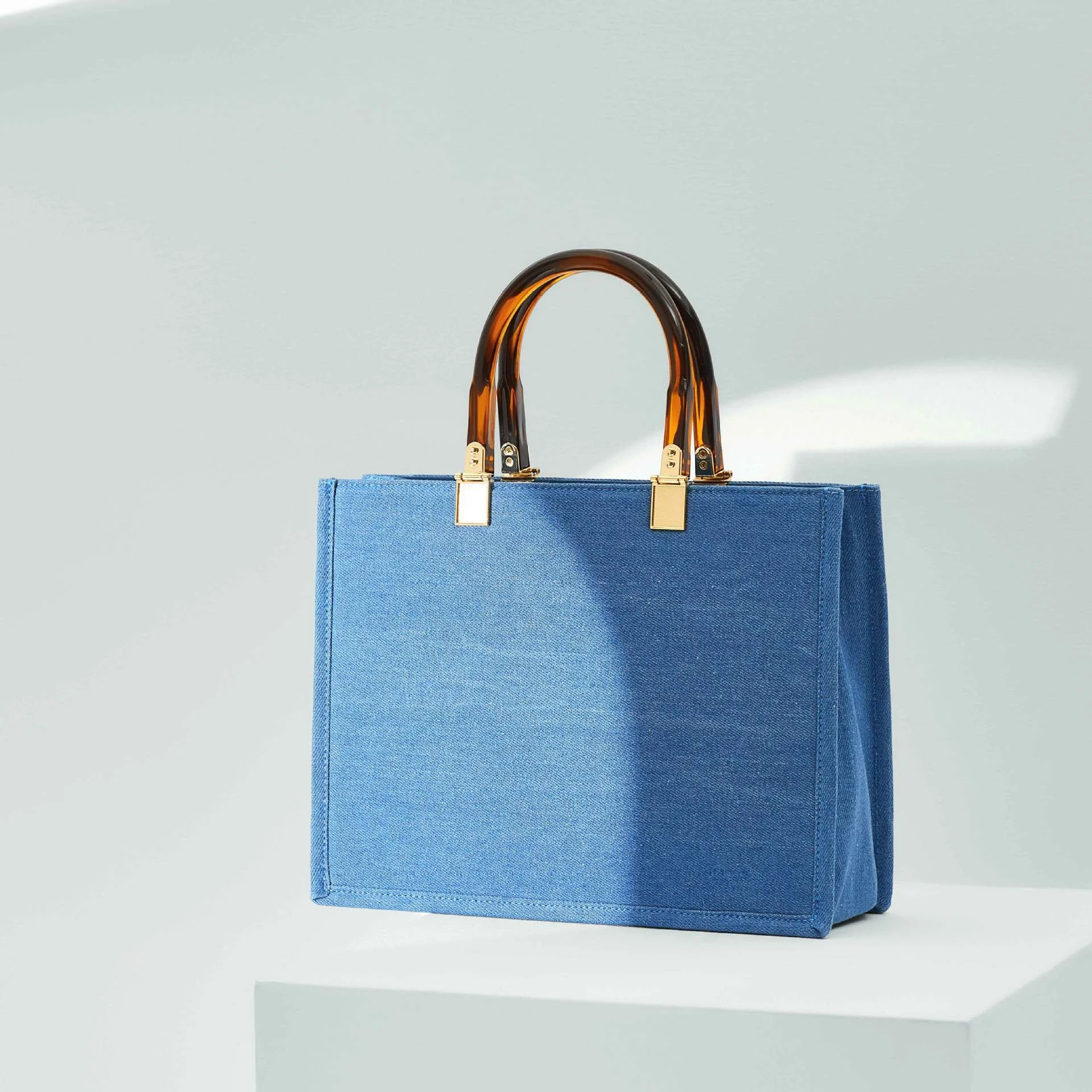 

Высококачественная Роскошная брендовая джинсовая высококачественная повседневная джинсовая сумка-мессенджер на одно плечо Маленькая диз...