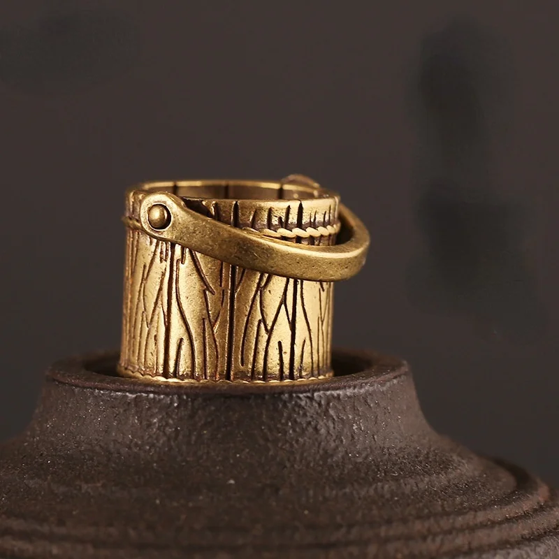 

Mini Vintage Copper Bucket Keychain Hanging Copper Tote Bucket Car Chain Ring Pendant Small Jewelry Lucky Keychain