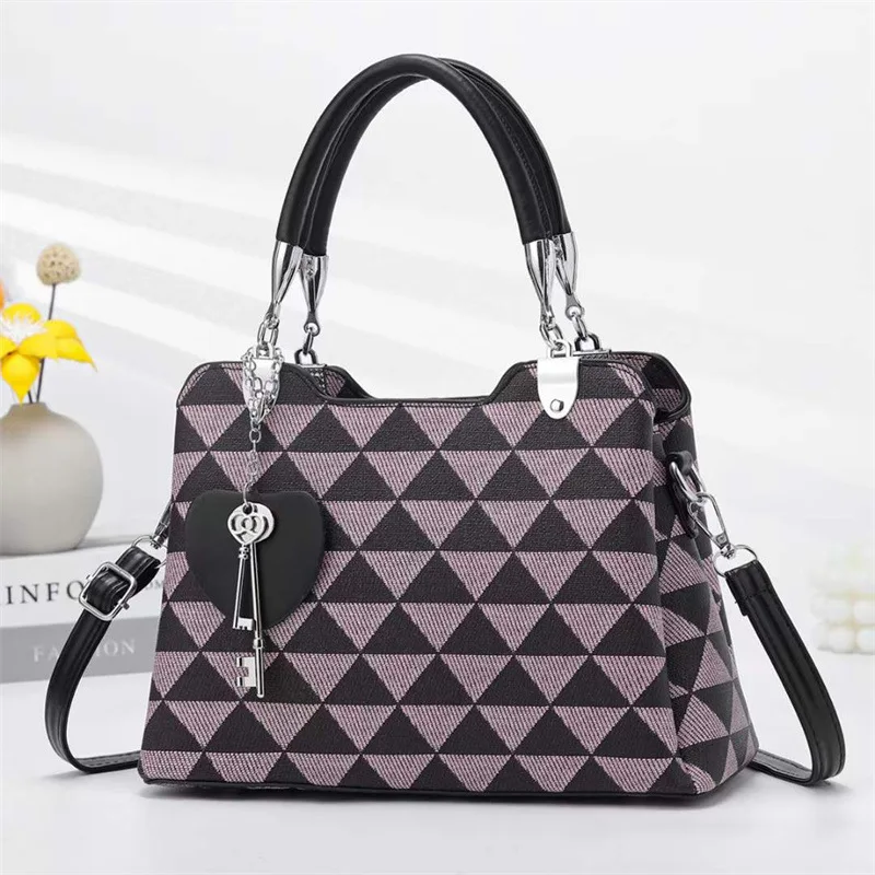 

Hot Selling Bags for Women's New 2023 Fashion Niche Design Luxury Women's Large Capacity One Shoulder Trendy Women's Bags