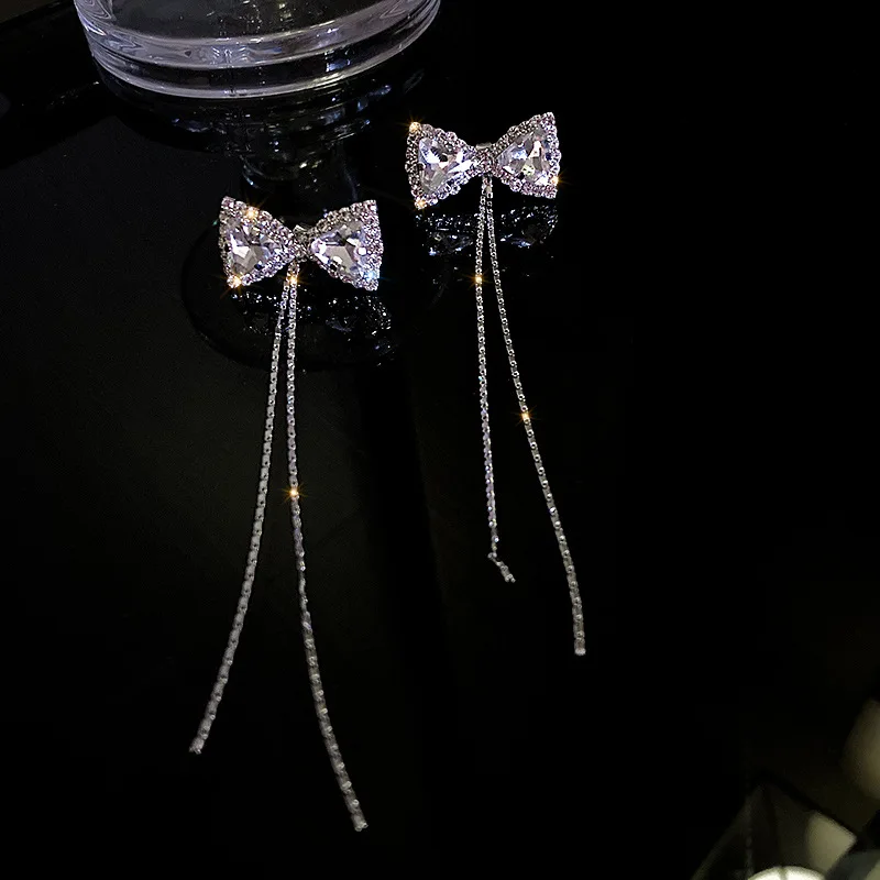 

SheShine Fashionable Personalized Wedding Ball Earrings with Diamond Bow Long Tassel Party Earbobs Novel Design Dating Eardrop