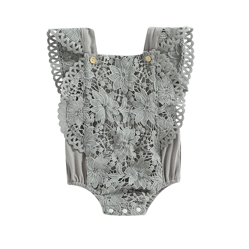 

Комбинезон с рукавами-фонариками и цветочной вышивкой