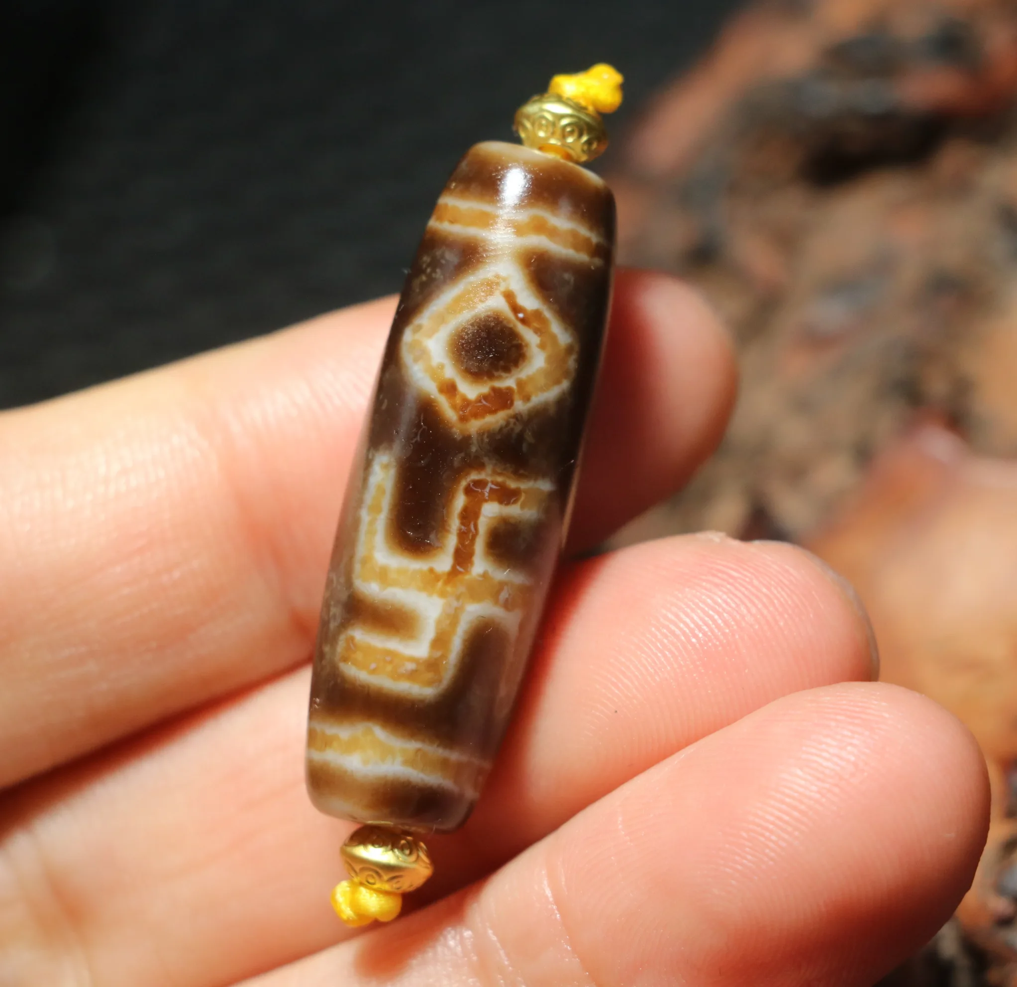 UPD25211A52 Мощность Энергия Тибетский старый агат Патина Kingkong Глаза Wanzi Swastica dZi Амулет