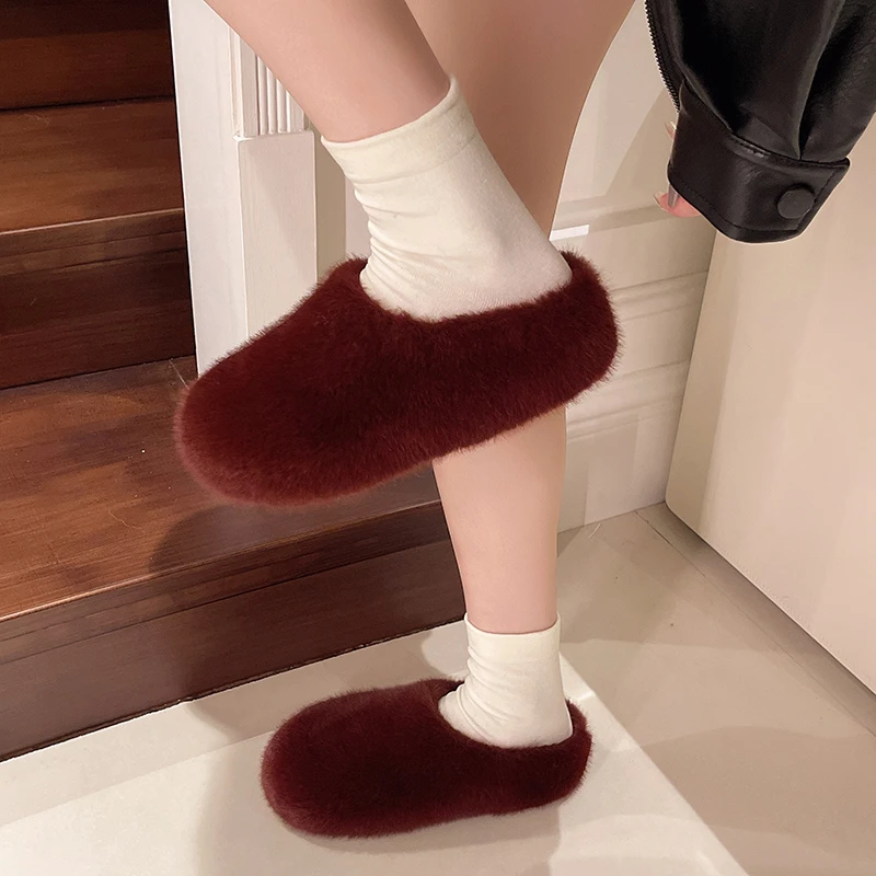 Обувь женские тапочки уличные меховые шлепанцы на платформе Pantofle плюшевые