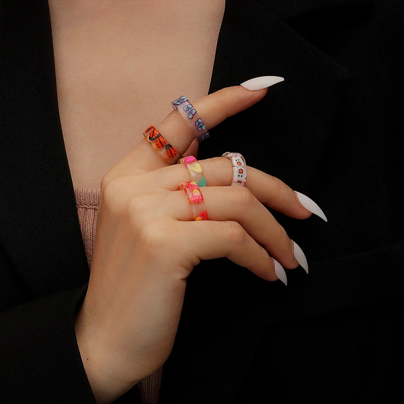 

Transparent Resin Acrylic Colorful Print Ladybird Butterfly Rings Set for Women Cute Strawberry Heart Rabbit Ring Trendy Jewelry