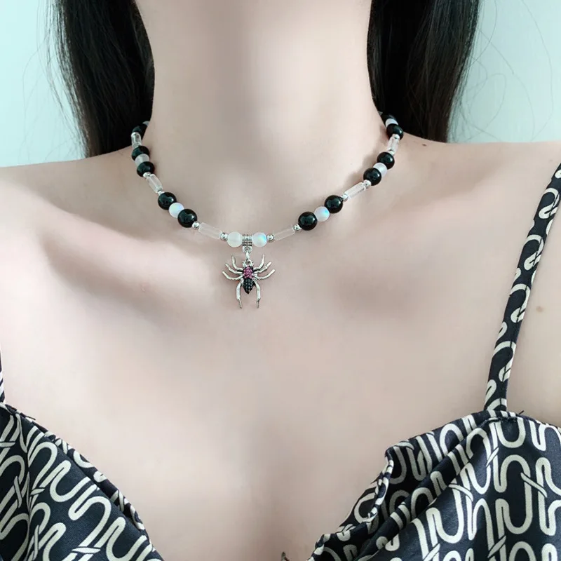 

Black White Beads Chain Goth Choker Necklace for Women Men Gothic Spider Pendant Necklace Girls Hip Hop Streetwear Jewelry Gifts