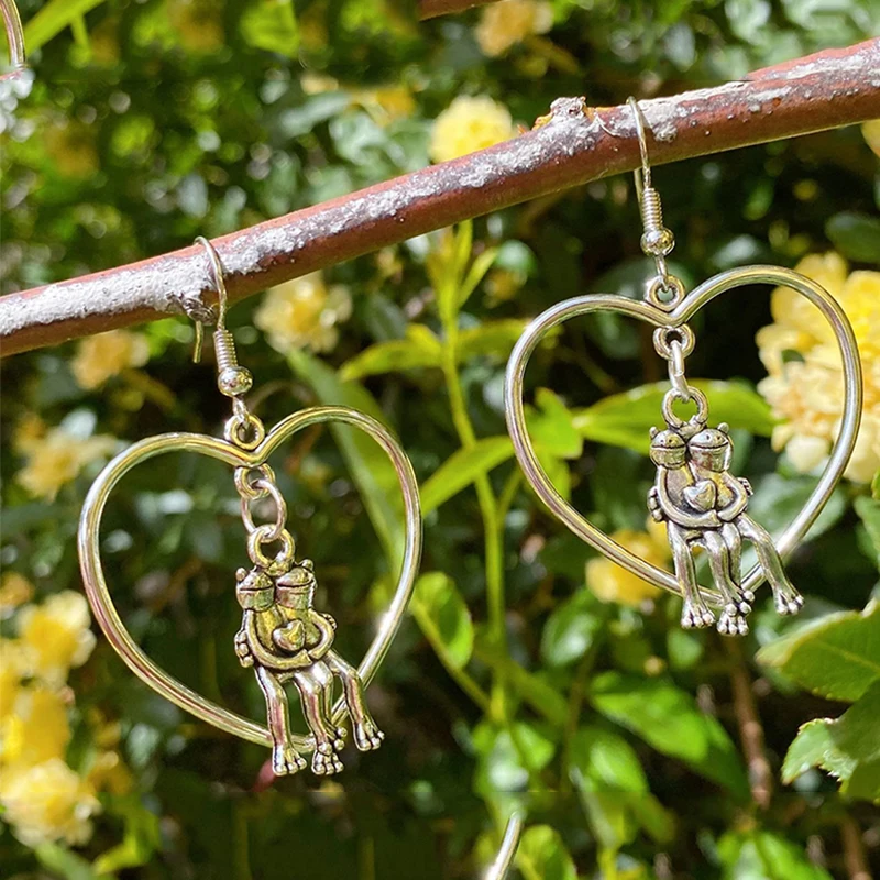 

Cartoon Jewelry Animal Frog Earrings Punk Aesthetic Korean Fashion Heart Drop Earrings for Women Funny Accessories Egirl Earing
