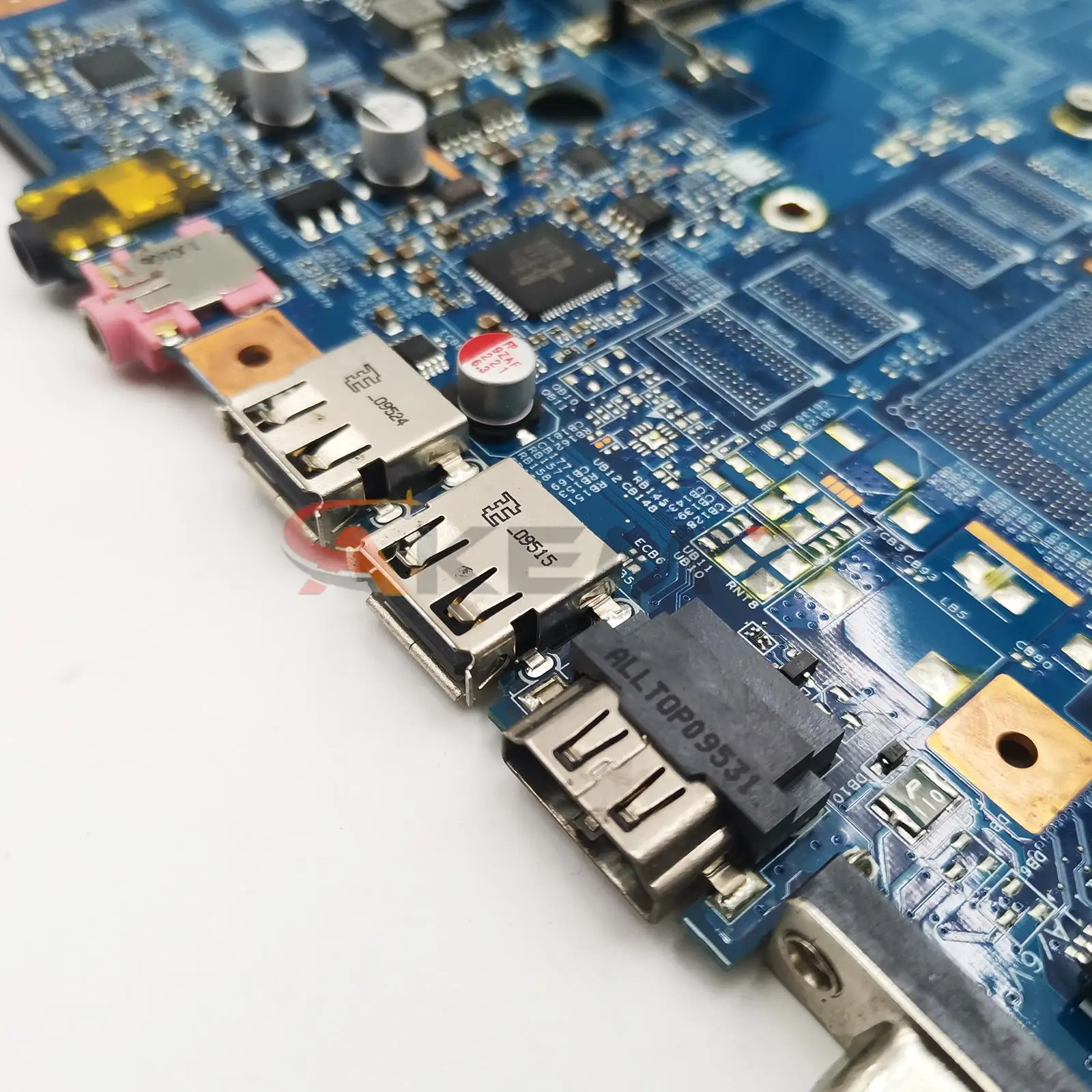 Рисунок 4 - Оригинальная материнская плата