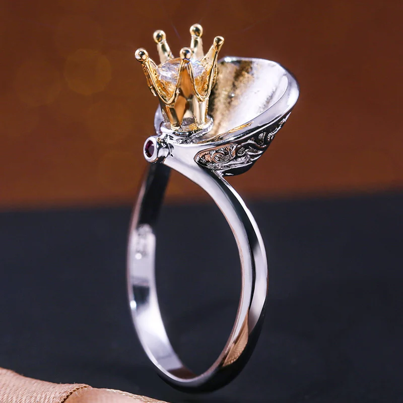 

Exquisite Flower-shaped Queen-style Crown Ring Fashion Two-color Design Silver-plated Party Hand Jewelry