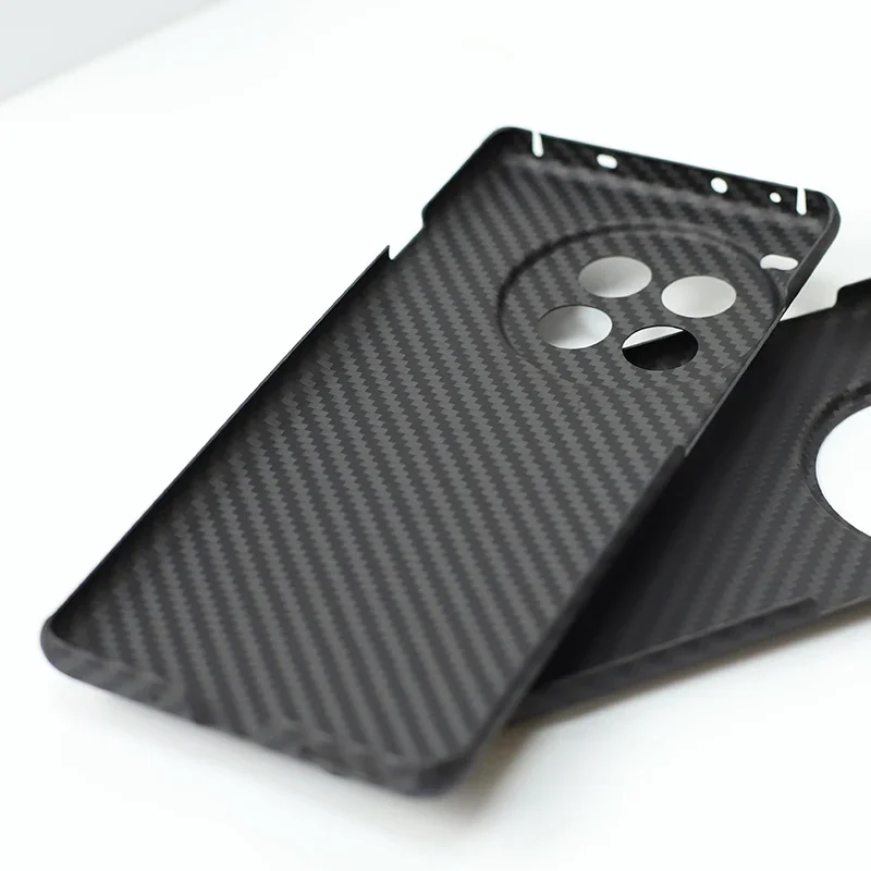 Чехол из углеродного волокна для OnePlus Ace 3 Pro с защитой от падения