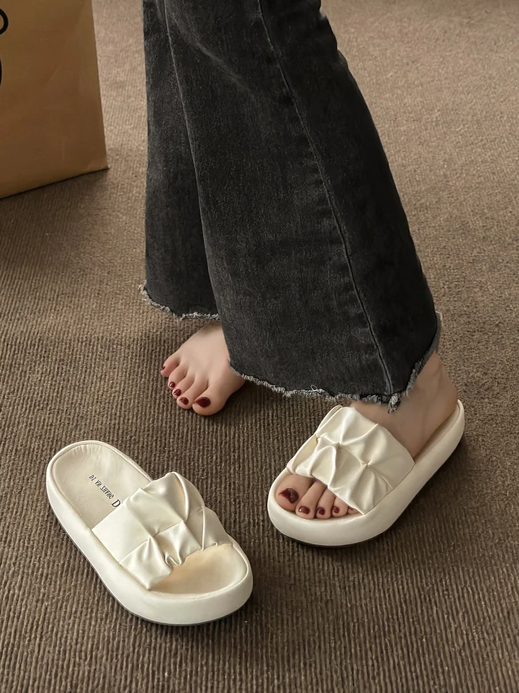 Шлепанцы женские на плоской подошве мягкие сланцы базовая обувь в римском стиле