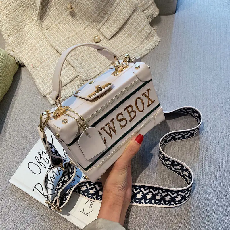 

Ladies Small Handbag Women's New Fashion Rivet Box Bags Broadband One Shoulder Messenger Bag Mini Small Square Bag 2022