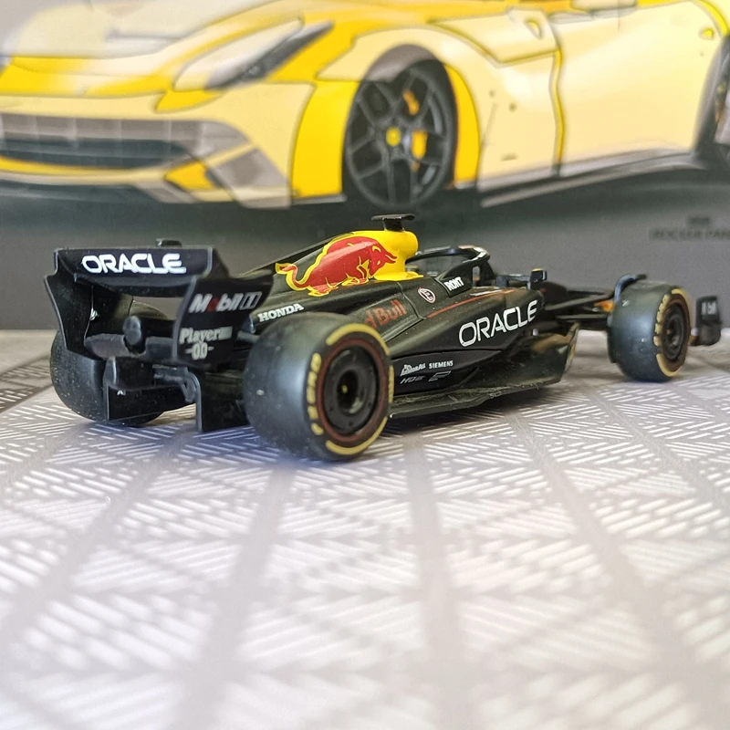 Фото Модель гоночного болида Red Bull RB19 из сплава, масштаб 1:43, статическая, коллекционная, для декора рабочего стола, подарок №3