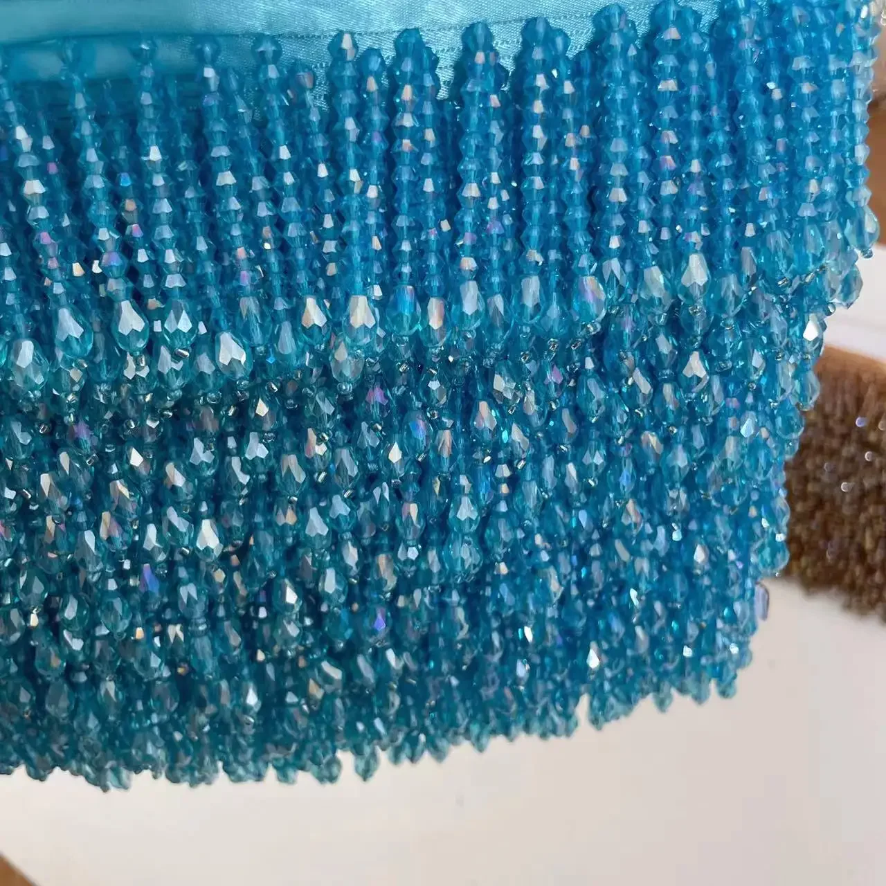 Кружевная ткань из бисера и пайеток