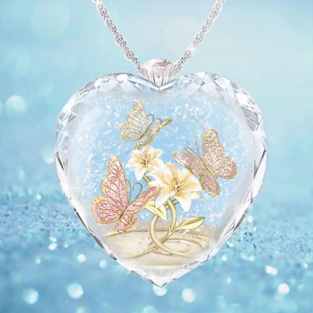 

New Heart Shape Crystal Cute Flower Butterfly Woman Necklace Insect Pendant Fashion Trend Jewelry Accessories