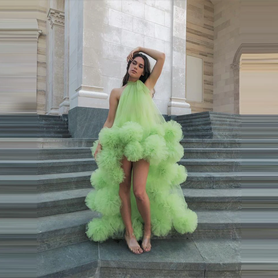 

Платье для беременных с открытыми плечами и пушистым тюлем