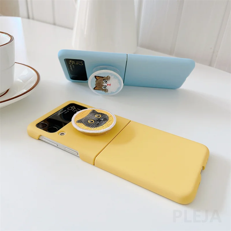 

Fundas de teléfono con Gato bordado para Samsung Galaxy Z Flip 3 ZFlip3 Z Flip3,funda de PC dura de Color liso a la moda,soporte