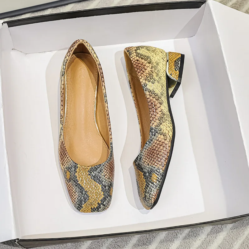

Женские кожаные повседневные туфли, новые привлекательные туфли-лодочки из змеиной кожи с круглым носком, женские классические туфли на вы...