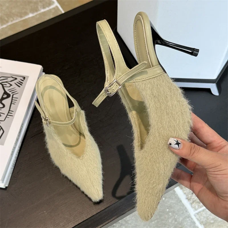 Босоножки женские пушистые на тонком высоком каблуке с острым носком