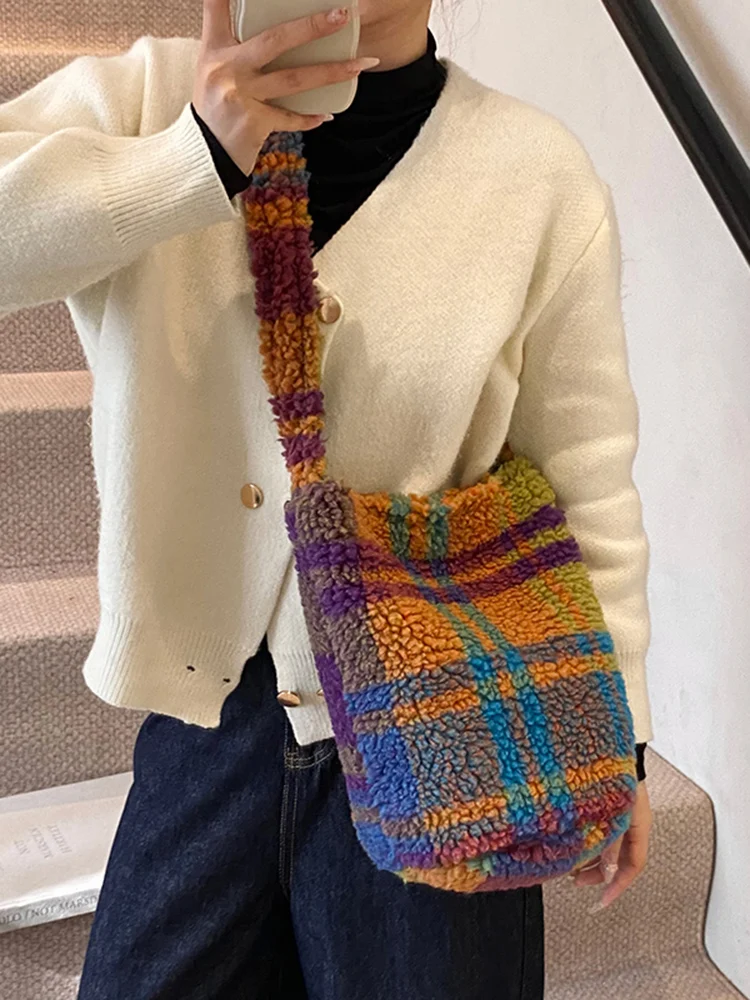 Осенне-зимняя флисовая плюшевая сумка для женщин новинка 2024 ретро сумка-ведро из