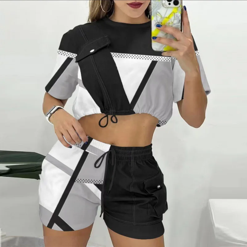 

Женский Повседневный укороченный топ, комплект из двух предметов, модный спортивный стиль, свободная одежда, летняя уличная одежда, джинсовые Лоскутные шорты с принтом